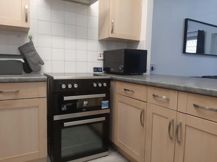 Entire Rental, Easy Reach To Etihad Stadium Manchester Extérieur photo