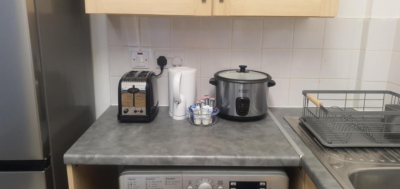 Entire Rental, Easy Reach To Etihad Stadium Manchester Extérieur photo