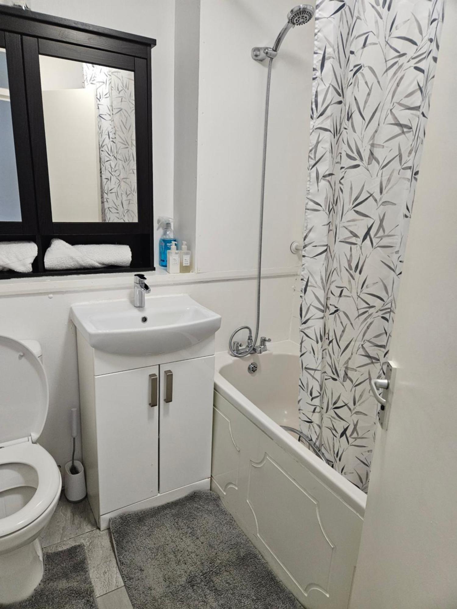 Entire Rental, Easy Reach To Etihad Stadium Manchester Extérieur photo
